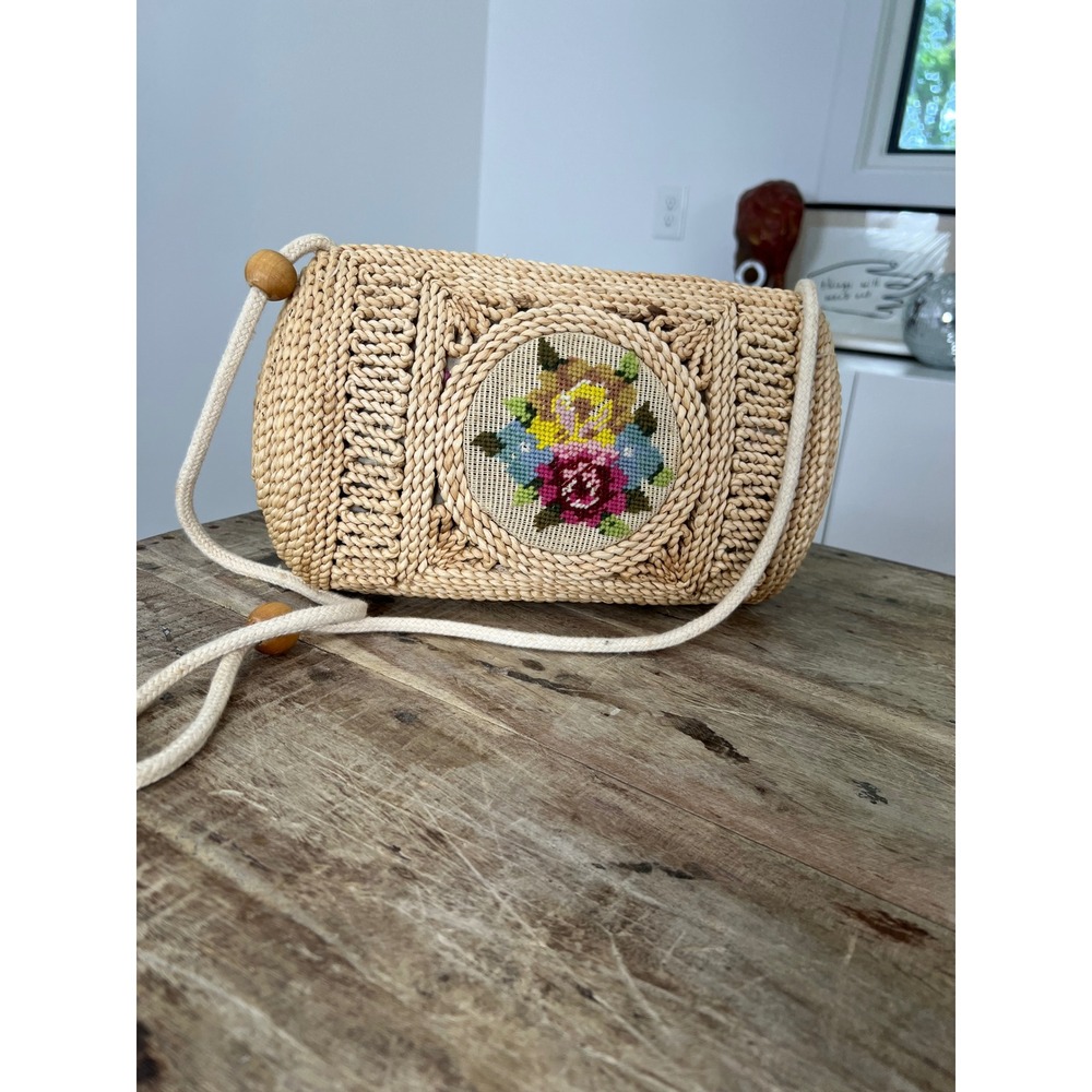 Vintage Boho Straw Raffia Purse Embroidered Cross Stitch Floral Crossbody Bag - Picture 3 of 10